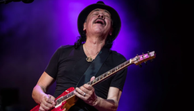 Carlos Santana, obligado a posponer sus conciertos por un accidente 
