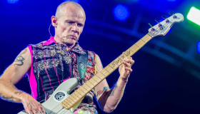 Flea, 63 años de pura energía y funk con los Red Hot Chili Peppers 