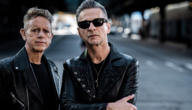 El himno de Depeche Mode que convirtió sus conciertos en un ritual cumple 39 años 