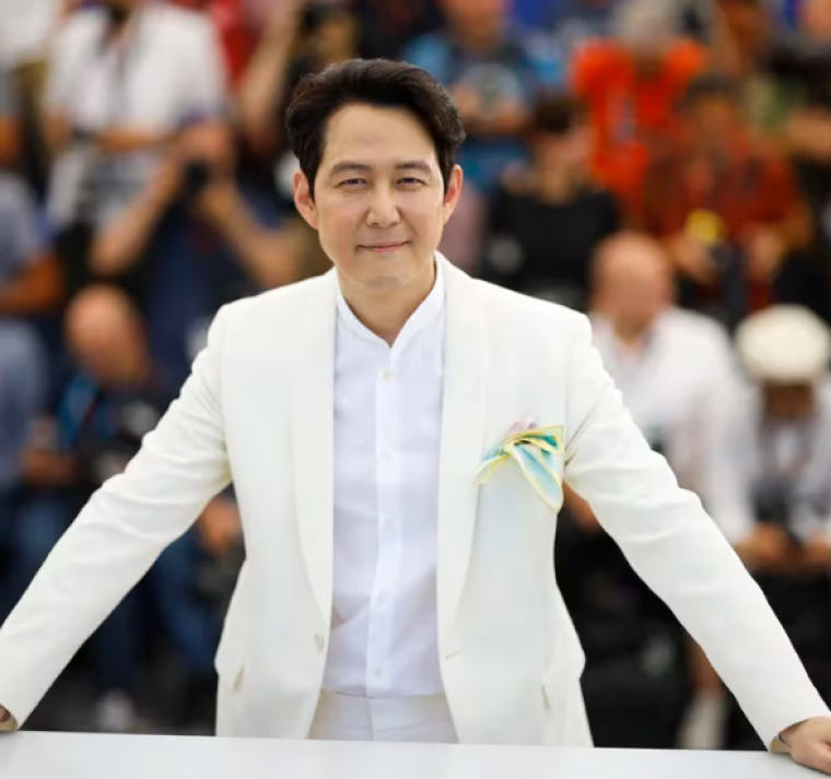 Kim Dong-rae, actual CEO de la compañía RaemongRein, acusa al actor de no respetar sus contratos y querer desplazarlo de su puesto