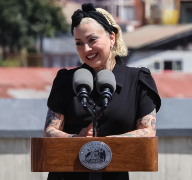 Mon Laferte es nombrada embajadora cultural en su natal Valparaíso 