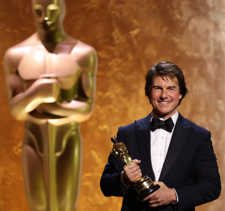Tom Cruise recibe Oscar honorífico y celebra su pasión por el cine